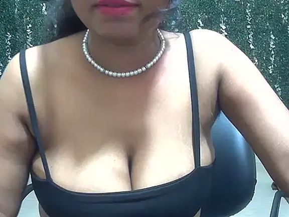 Ruhi_Hotty