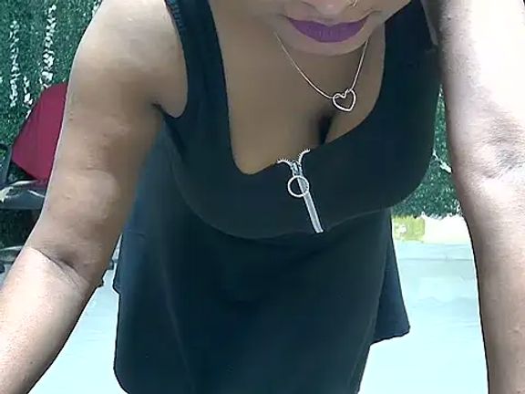 Ruhi_Hotty
