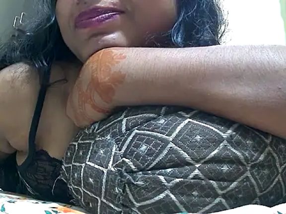 Ruhi_Hotty