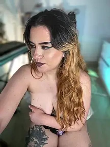 NikkiNix