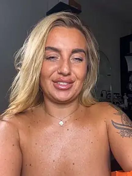 CharlottemilfUKx