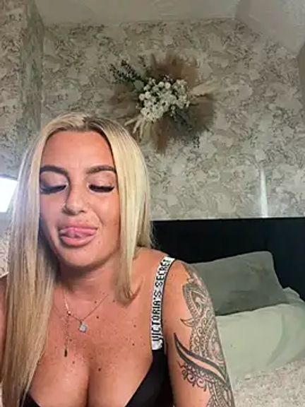 CharlottemilfUKx