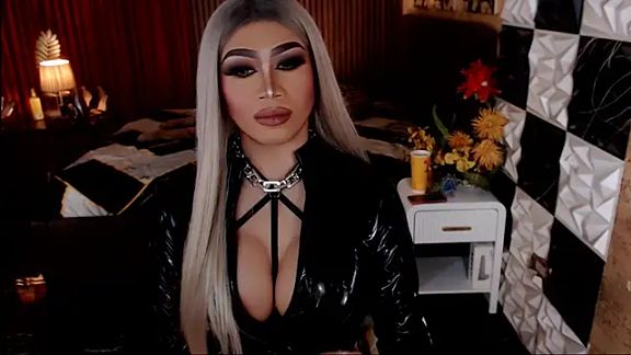 seductive_yhure