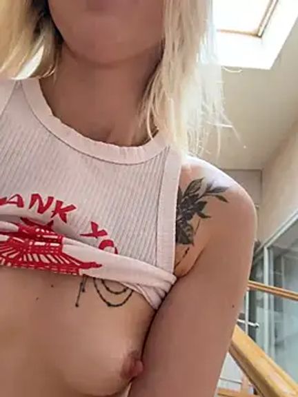 TeaseBabeXXX