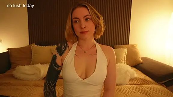 peach_in_stockings