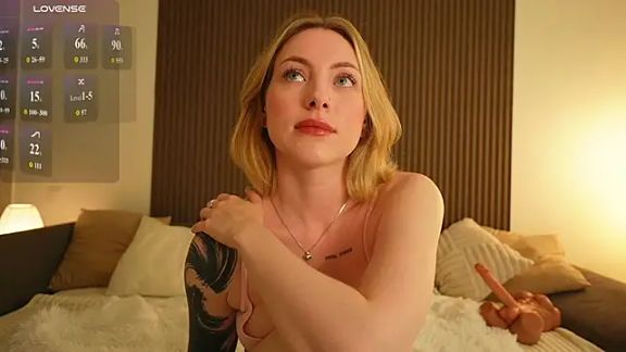peach_in_stockings