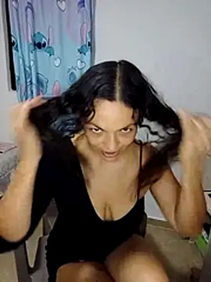 bella-diaz