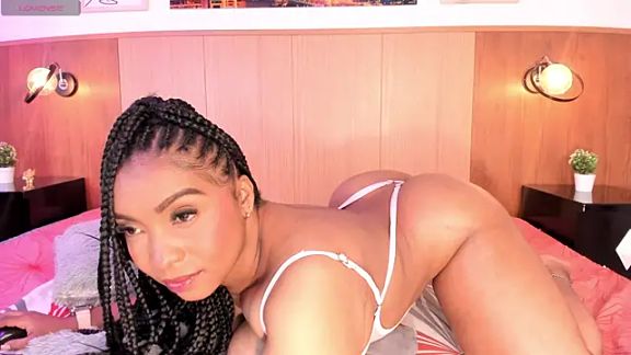 Anniie_Fox_