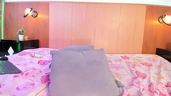 Anniie_Fox_