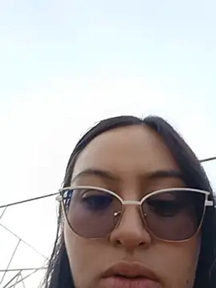 Sexy_nayra_outdoors_