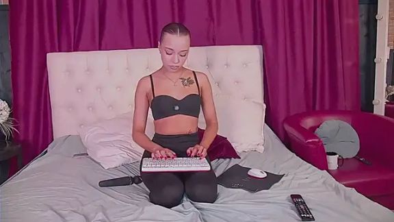 Zoey_Neal