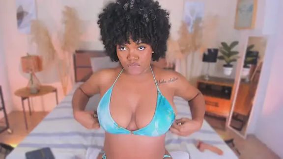 Lia_adams17