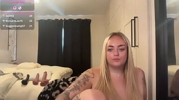 CurvyWetWife