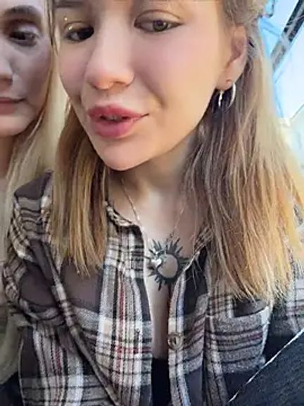 FlashTitsRoyal