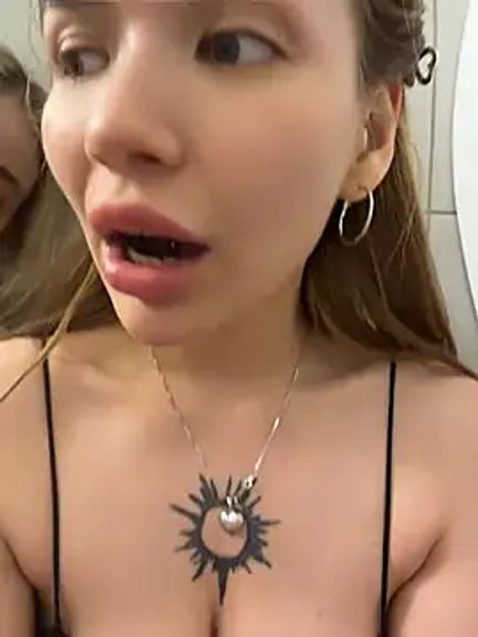 FlashTitsRoyal