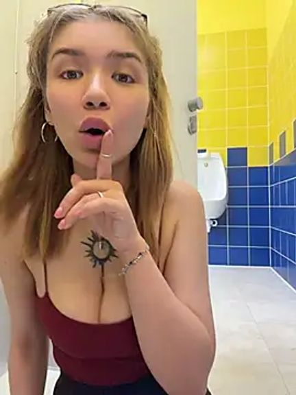 FlashTitsRoyal