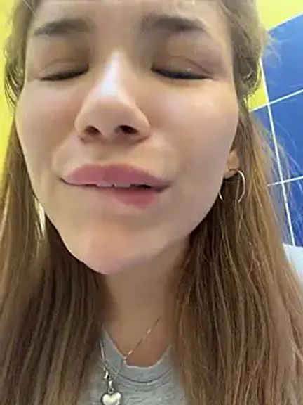 FlashTitsRoyal