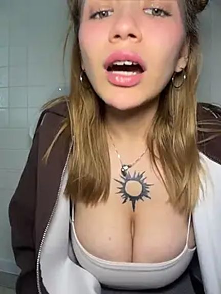 FlashTitsRoyal