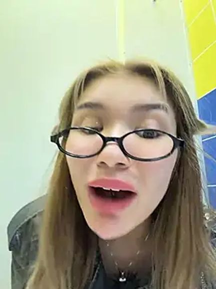 FlashTitsRoyal