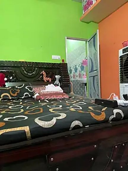 Curvy_shivani