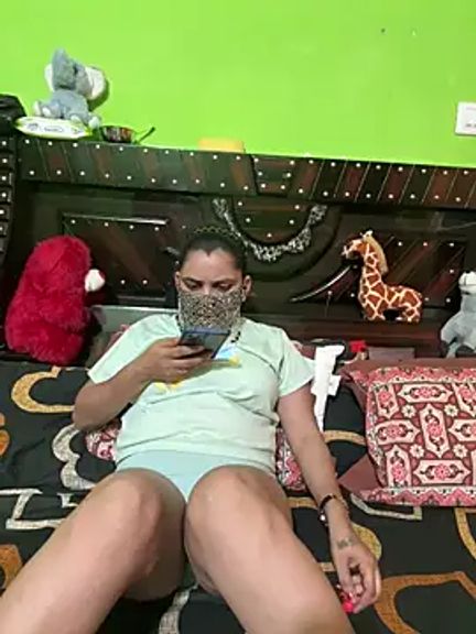 Curvy_shivani