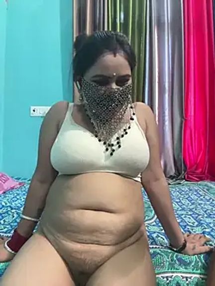 Curvy_shivani