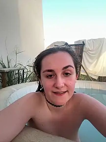 Ana_Delacour