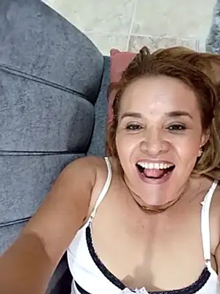 Sara_hilton02