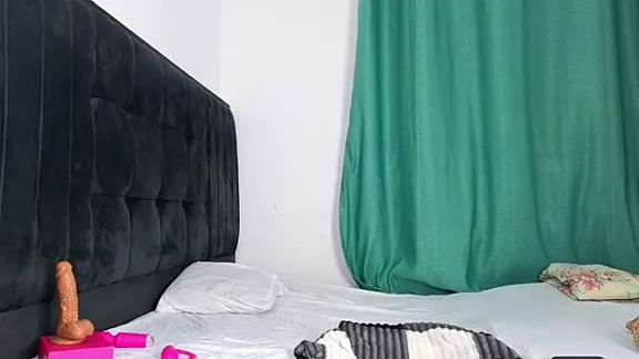 Fluffy_Pillows