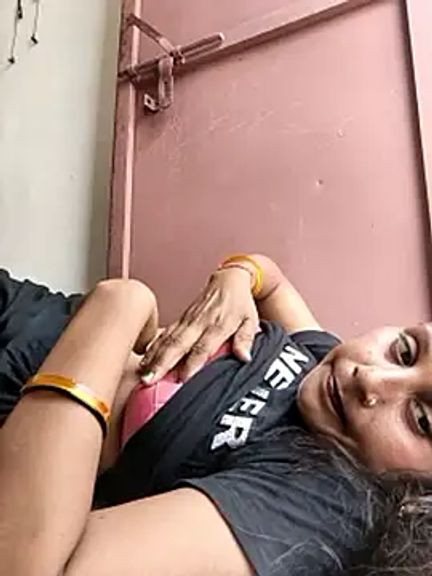 Karishna_hot
