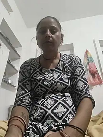 Karishna_hot