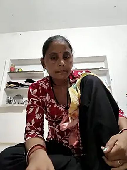 Karishna_hot