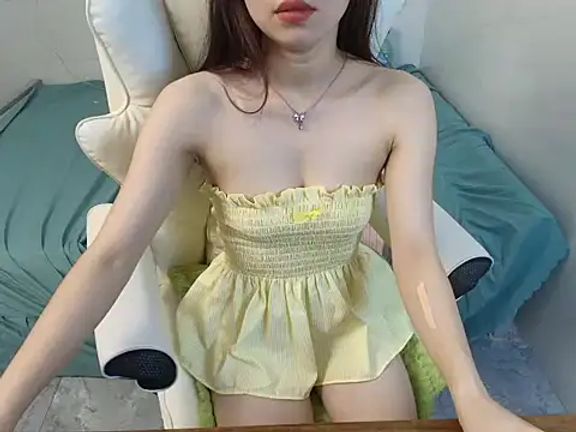 Bella_babyhot