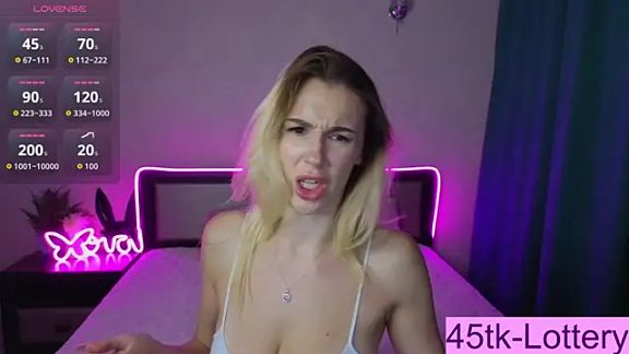 ToxicDollKiss