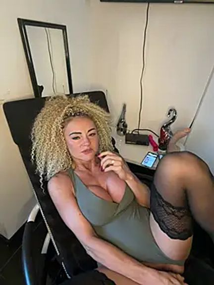 GymMoniMilf