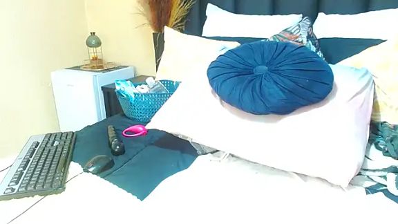 NaughtyLuux12