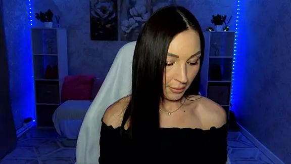 NikoleMills