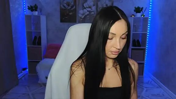 NikoleMills