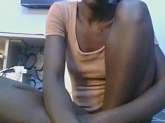ebonypetite2