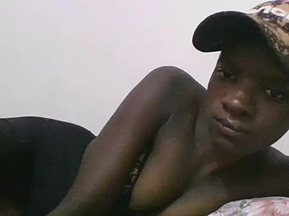 ebonypetite2