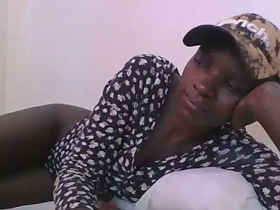 ebonypetite2