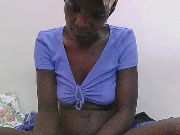 ebonypetite2