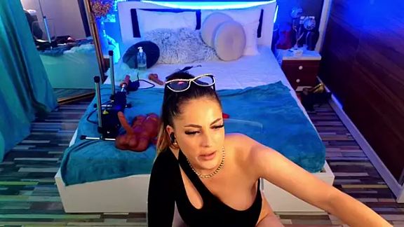 Glamorous_Kay