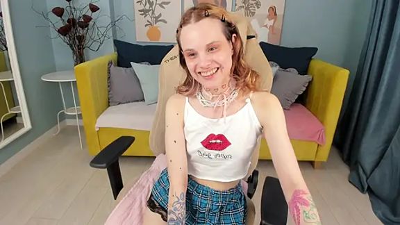 LiliTaylorr