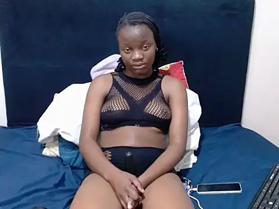 KinkyPetite18