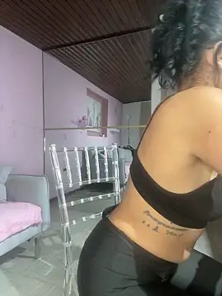 GabyLopez_Pink