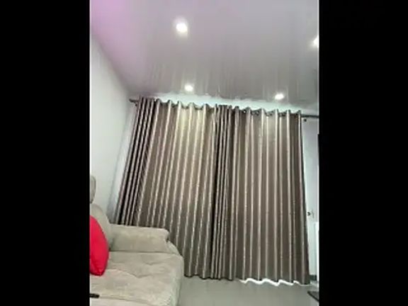 ItsPeachyCurl