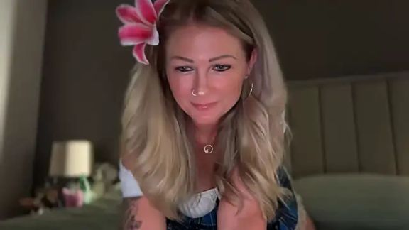 BlondeMilf82