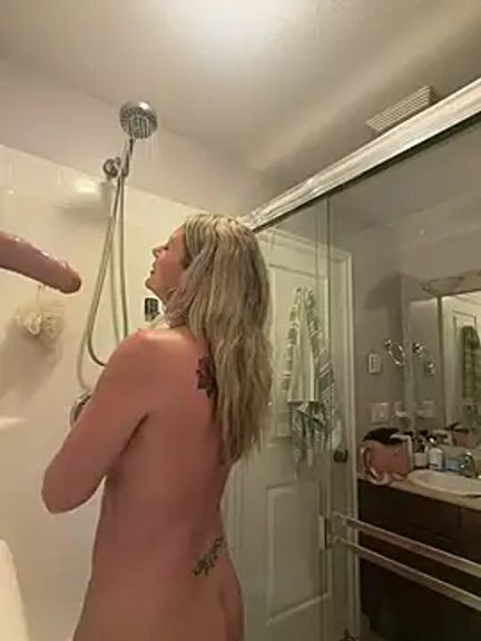 BlondeMilf82