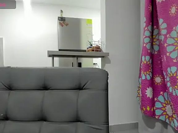 Amazon_brunette1